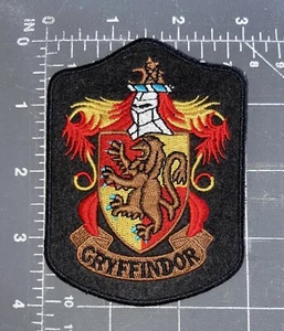 Gryffindor Aufnäher Wappenschild Wappen Die Zaubererwelt von Harry Potter - Bild 1 von 1
