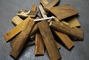 Drechselholz-Mix Abschnitte Kirsche Birne Buche abgelagert und trocken - Bild 1 von 6