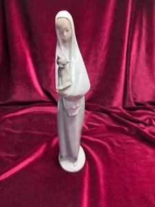 Nao Lladro girl with brown cat ceramic porcelain figurine, made in Spain - Bild 1 von 8