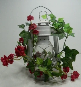 White Paraffin Oil Lamp w/Red Floral Ivy Hurricane Lamp Home Decor 8"H w/wick - Picture 1 of 11