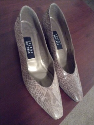 Stuart Weitzman snake texture brown leather 8 N 1½" block heel pumps - Image 1 of 4