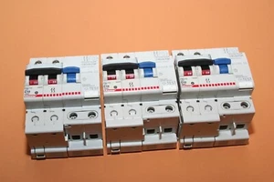 INTERRUTTORE MAGNETOTERMICO DIFFERENZIALE bTICINO 2X10A C10 0,03A S593-3 - Foto 1 di 1