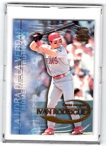 2000 Pacific Crown Collection Ivan Rodriguez Moment of Truth # 29 Texas Rangers 