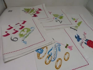 Servilletas de tela 12 días de Navidad 18" Pekín estampadas nuevo stock antiguo - Imagen 1 de 3