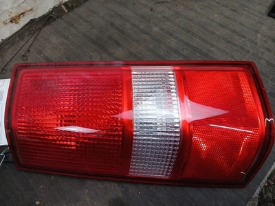 Luz trasera izquierda conductor GMC Savana 2500 2025 3101527 Foto 1 de 4