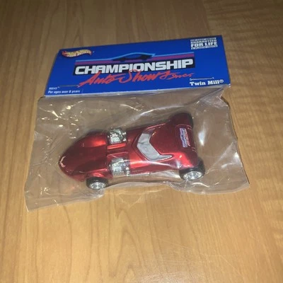 Коллекционная красная карточка Hot Wheels Twin Mill Real Riders Championship Auto Show 2003 - Изображение 1 из 4