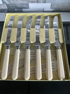 Cubiertos de acero inoxidable vintage con mango de hueso sintético George Butler Sheffield seis postres - Imagen 1 de 6