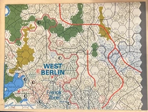 Simulations Publications SPI Berlin 85 (MAP and UNPUNCHED COUNTER) War Game 1980 - Bild 1 von 3