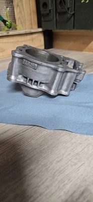 Jarra de cilindro CRF150R extremo superior cilindro pistón Honda CRF 150 R RB (2007-2025) Foto 1 de 4