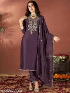 Beautiful Designer Partywear heavy embroidery work Purple Vichitra Kurta Set - Foto 1 di 4