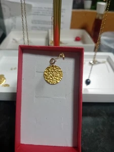 9ct gold disc pendent pre owned used - Picture 1 of 9