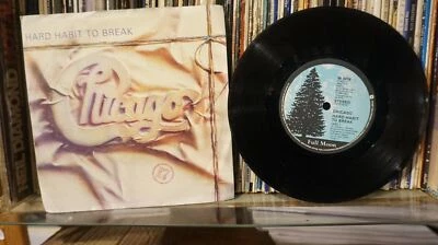 Chicago - Hard Habit to Break b/w Remember The Feeling - 7" Vinyl Single  - Image 1 of 2