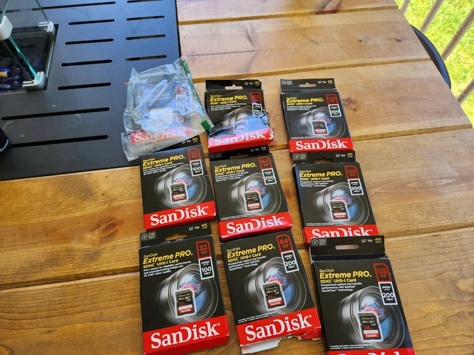 Laoat Of SanDisk Extreme PRO 128/64/32 GB UHS-I U3 SDXC  4K Memory Card  3 EACH  - Image 1 of 1