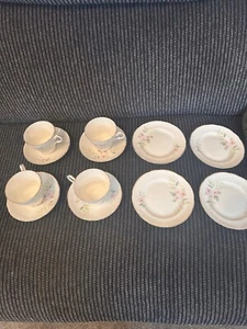 VINTAGE MONTFORT FOR BILTONS 4 X CUPS SAUCERS PLATES IN DELICATE PASTEL BLOSSOM - Picture 1 of 10