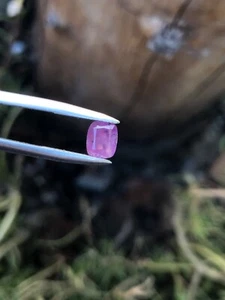 0.95 crt Beautiful Kashmir Sapphire - Picture 1 of 6