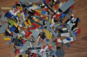 2 Pfund Lego Stck. Stücke aus RIESIGER GROSSPACKUNG LEGOS 2 Spielzeug - Bild 1 von 2