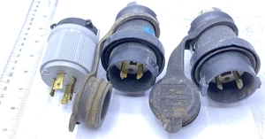 Hubbell, Arrow Stecker 3 Stück drehen & ziehen wasserdicht HBL2321SW LESEN bitte - Bild 1 von 3