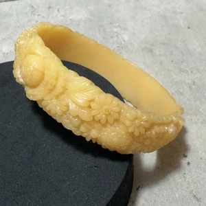 VINTAGE Floral Celluloid Bangle Bracelet Stack Kitsch Pretty Early Plastic Cream - Picture 1 of 8