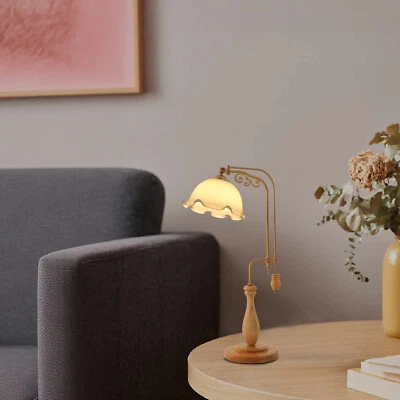 Lámpara de mesa retro con flores para dormitorio de noche con flores y luces de vidrio Foto 1 de 4