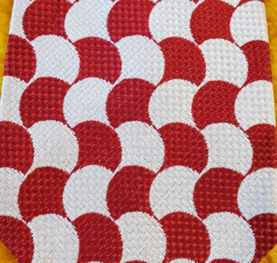 MOD FUNKY VINTAGE AÑOS 70 ~ WEMBLEY ~ CORBATA PARA HOMBRE ~ ROJO Y BLANCO - PLATA ~ CUADROS ~ 53" Foto 1 de 4