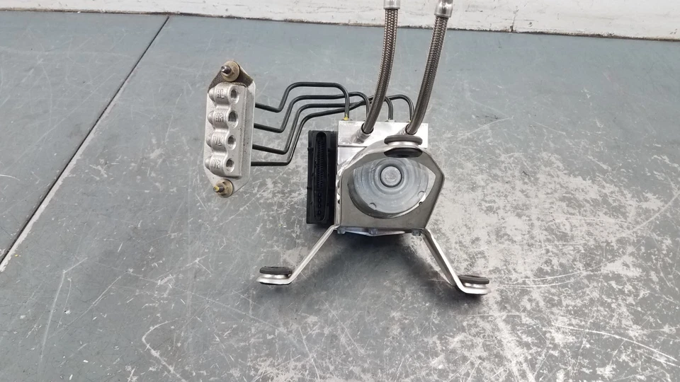 2012 Porsche Cayman R ABS Brake Pump Module #0149 CA2 - Image 1 of 4
