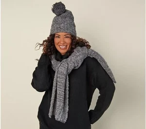 NWT Barefoot Dreams CozyChic Pom-Pom Beanie and Scarf Set One Size Charcoal Gray - Picture 1 of 8