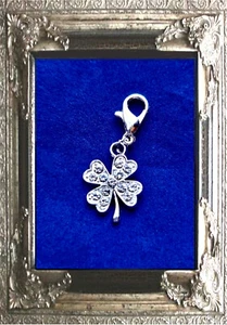 CHARM ANHÄNGER KLEEBLATT GLÜCKSBRINGER mit SCHMUCKSTEIN mit 925 Silber Karabiner - Bild 1 von 1
