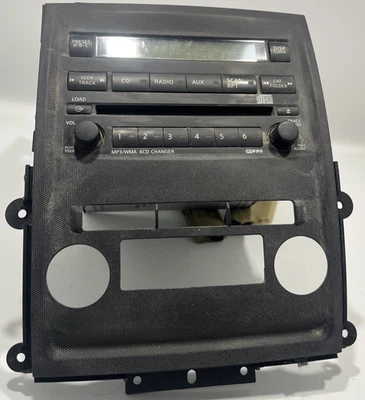 Radio Nissan Frontier 2009-2012 con bisel 281859BH4A usada OEM Foto 1 de 4