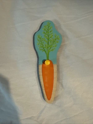 Rompecabezas de madera Lovevery Community Garden pieza de repuesto - zanahoria Foto 1 de 2