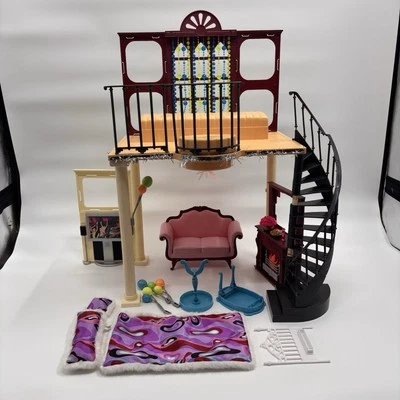 Barbie MyScene Masquerade Madness Party Pad Loft Juego 2004 incompleto  Foto 1 de 4