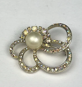 Vintage Flower Swirl AB Rhinestone Faux pearl Brooch Pin Beautiful - Picture 1 of 12