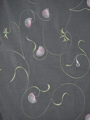 Tela 100% seda bordada Dupioni verde rosa sobre gris por yarda Foto 1 de 2