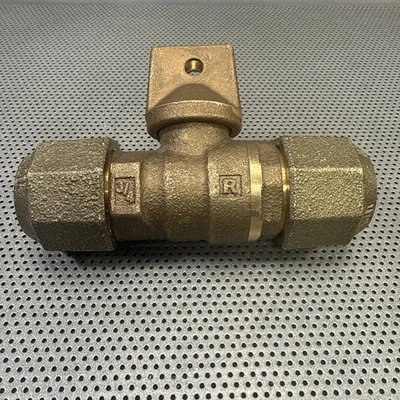 Mueller 300 Ball Curb Valve 3/4 “ NL With CTS Compression Fittings Both Ends - Image 1 of 4
