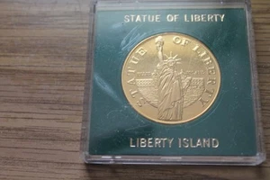 Moneda de recuerdo Liberty Island 1989 con certificado de autenticidad - Imagen 1 de 6