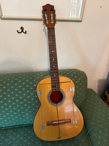 Höfner Gitarrenschrank Regal Volkskunst Wandbehang rustikal Ausschlachten Aufbewahrung - Bild 1 von 5