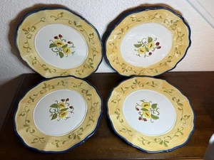 4er Set Vintage Erdbeer Teller 8" erhaben Blumen Obst Design unbeschriftet - Bild 1 von 8