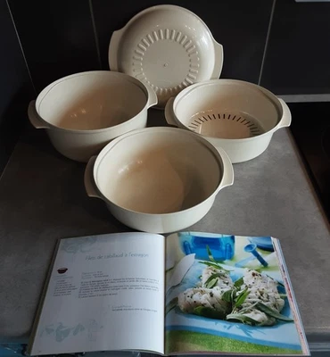 Rare cocotte micro 3 Tupperware 4 pièces et livre de recettes cuisiner micro-ond - Photo 1/4