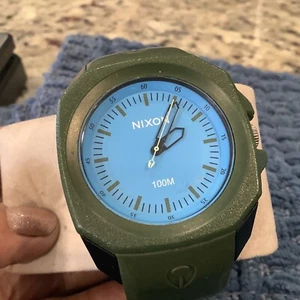 Nixon “All Jacked Up” The Ruckus Blue Dial Green Band Quartz Watch. New Battery. - Picture 1 of 8