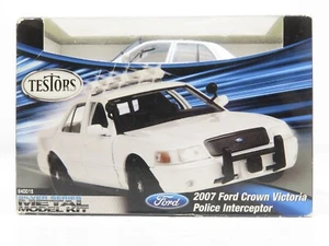 Testor 640015 2007 Ford Crown Victoria Police Interceptor LN - Picture 1 of 5