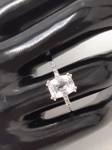 Beautiful Hallmarked 9ct Gold Emerald Cut Topaz + Diamond Ring Size O 2.15g - Picture 1 of 11