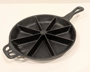 CK Cast Iron Wedge Skillet Corn Bread Pan Cookware 8 Slice Mold CIWP9 - Picture 1 of 6