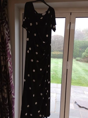 Gina Bacconi Women's Black Polka Dot Maxi Dress Size 18 - Image 1 of 4