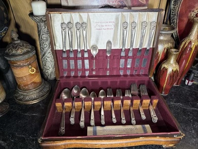 Antique 1847 Rogers Bros "Eternally Yours" 44 Silverware Set in Wooden Chest - Image 1 of 4