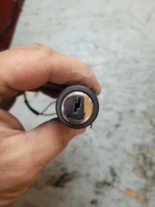 Interruptor de puerta delantera del conductor maletero del conductor se adapta a 99-02 Lincoln Continental - Imagen 1 de 3