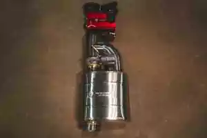 Valvetronic Designs Kit de silenciador con válvula de entrada/salida única de 2,5" para camioneta y SUV - Imagen 1 de 5