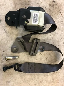2004 04 Jeep Grand Cherokee Rear RR Pass Seat Belt Retractable OEM - Picture 1 of 7
