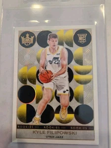 2024-25 Court Kings Rookies III Kyle Filipowski RC Utah Jazz #184 - Foto 1 di 2
