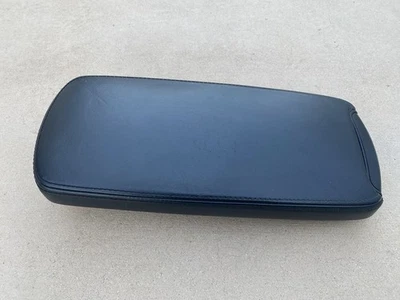 LEXUS IS250C IS350C 2009-2013 CONSOLA CENTRAL REPOSABRAZOS TAPA REPOSABRAZOS CUERO NEGRO Foto 1 de 4