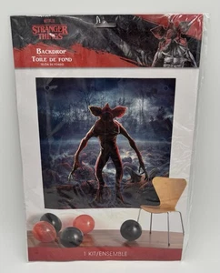 NIP Netflix Stranger Things Backdrop Demogorgon Party 32.5 x 65 IN Kit - Picture 1 of 4