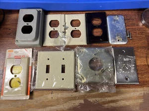 Lotto 9 copripiatti da parete vintage assortiti, nuovi e usati, alcune viti di montaggio - Foto 1 di 3